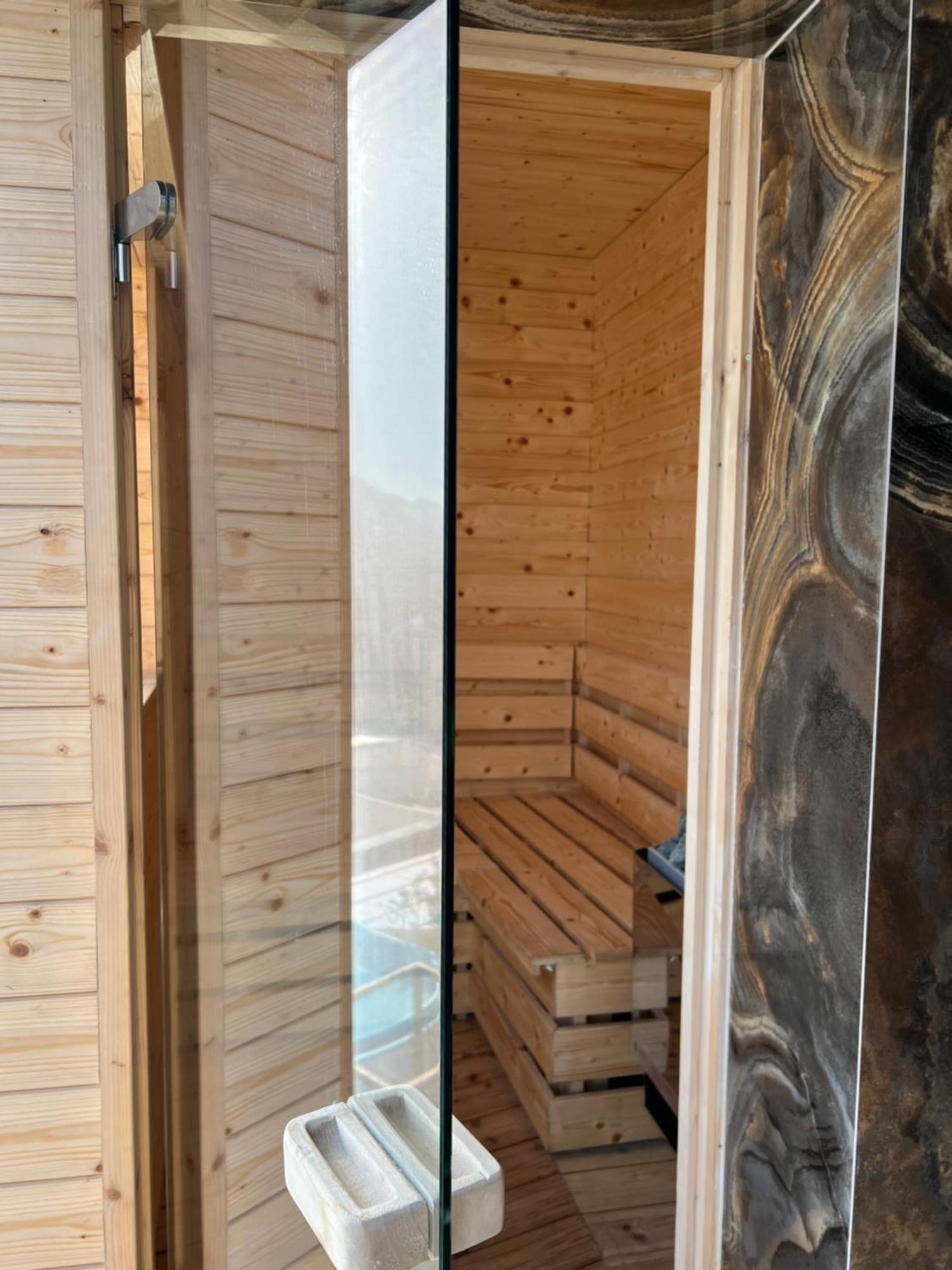 Arka Art Hotel Kashari 외부 사진 A modern Finnish sauna