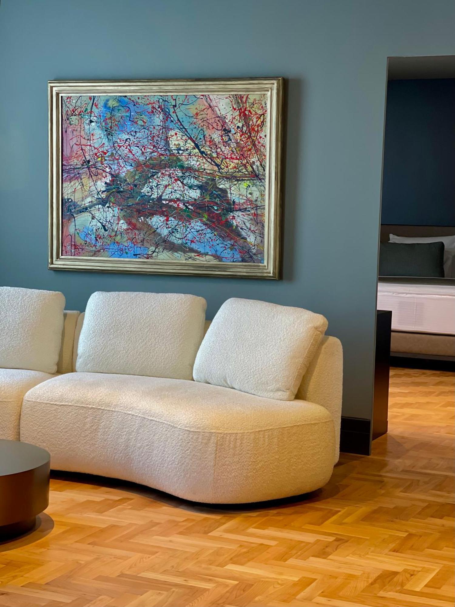 Arka Art Hotel Kashari 외부 사진 A sofa