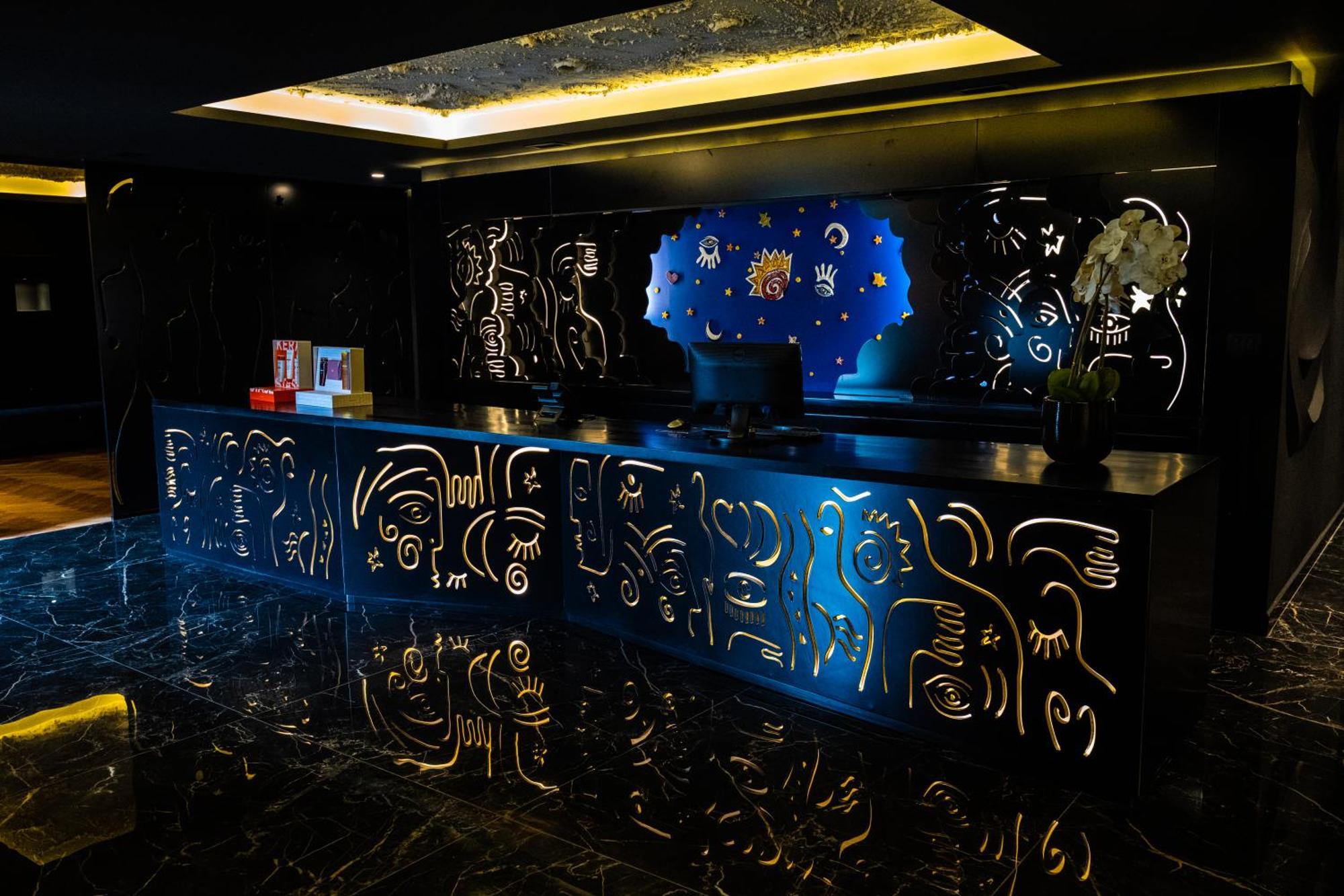 Arka Art Hotel Kashari 외부 사진 The reception desk at the hotel