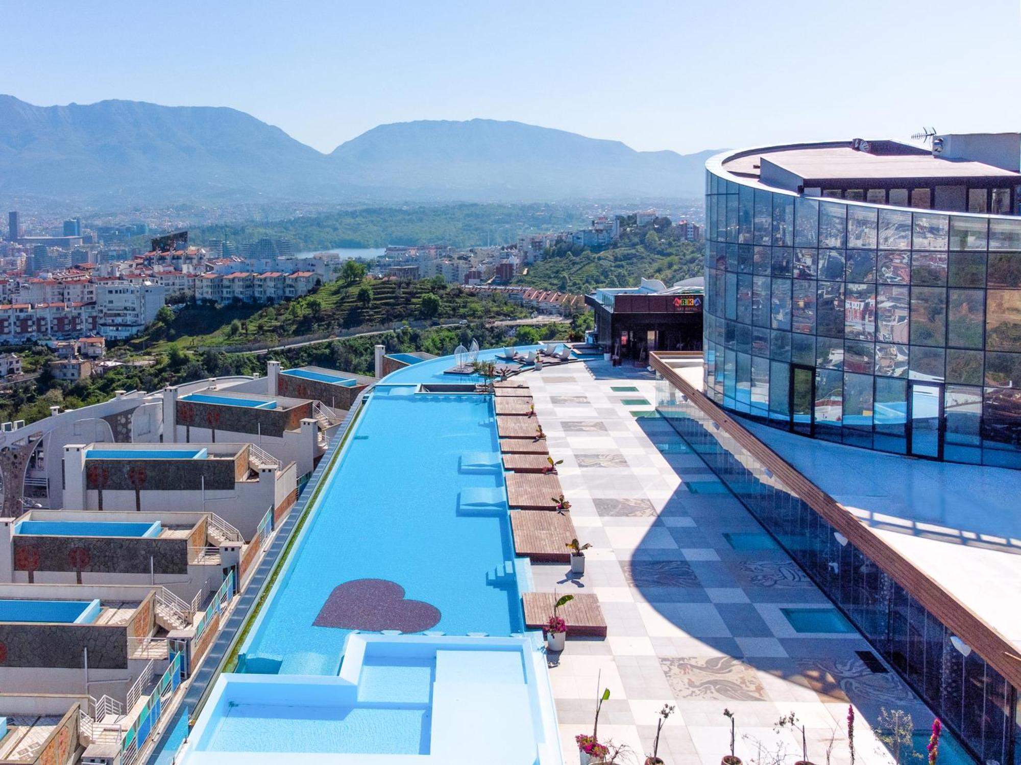 Arka Art Hotel Kashari 외부 사진 Skyline